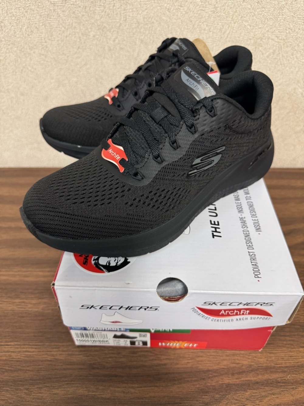 Skechers NEW Black Vegan Arch Fit 2.0 Big League Wide Fit Sneakers Size 8